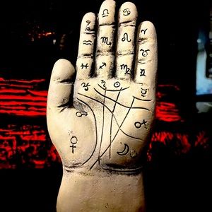 ✨Free with any 3 item bundle✨Clay sculpture palm reading map